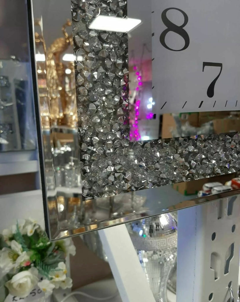 Diamond Crushed Mirrored Clock