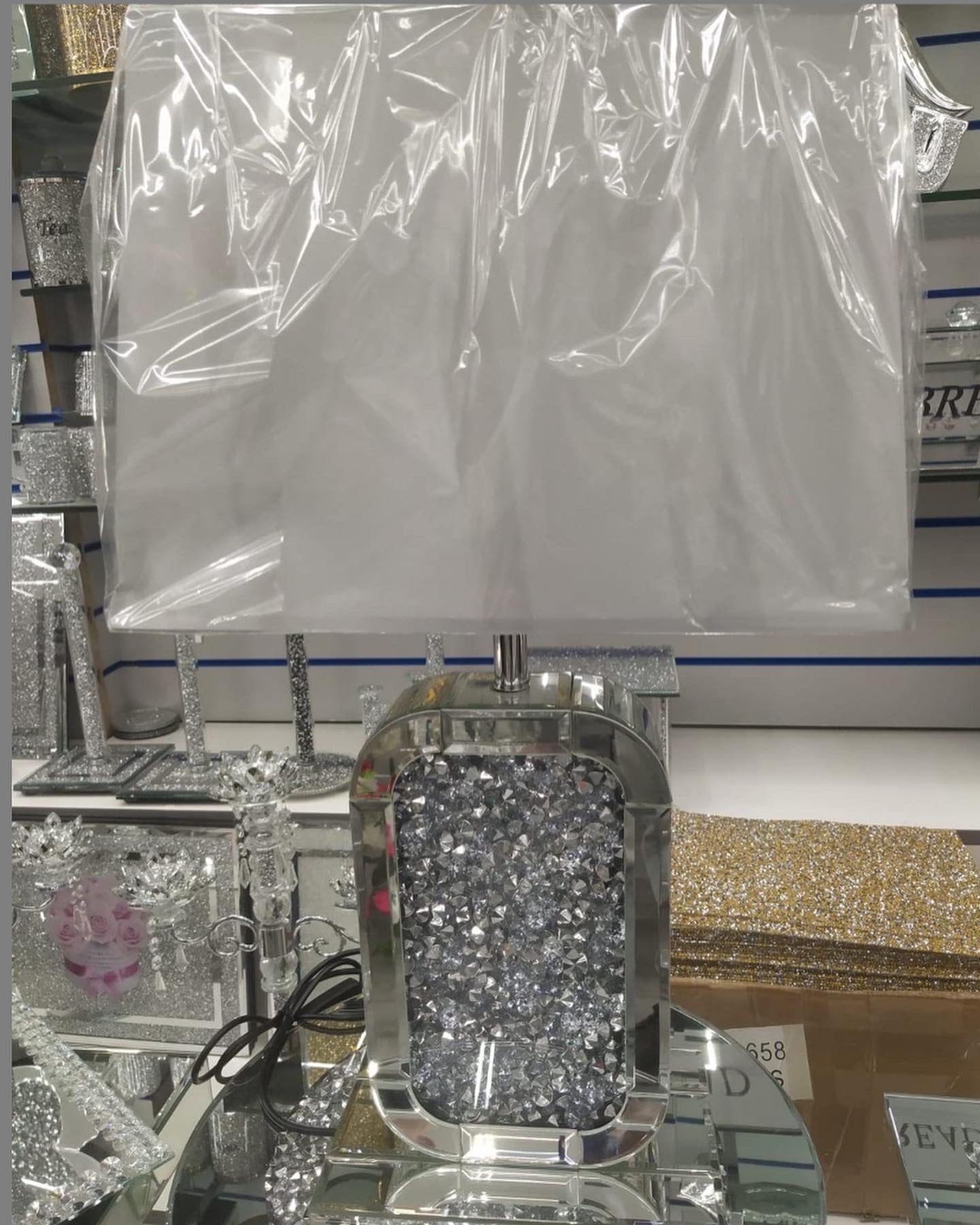Diamond Crushed Oval Corner curved Glass Lamp